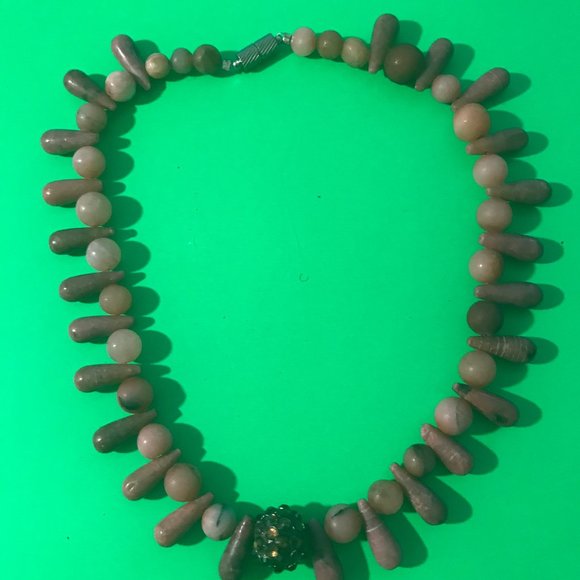 Raspberry Drop Choker - Picture 8 of 10